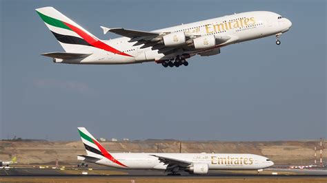 airbus a380-800 or boeing 777-300er